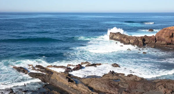 Хвилі Розбиваються Узбережжі Лансароте Канарські Острови Іспанія — стокове фото