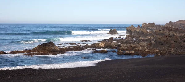 Величезні Хвилі Розбиваються Берег Лансароте Канарські Острови Іспанія — стокове фото