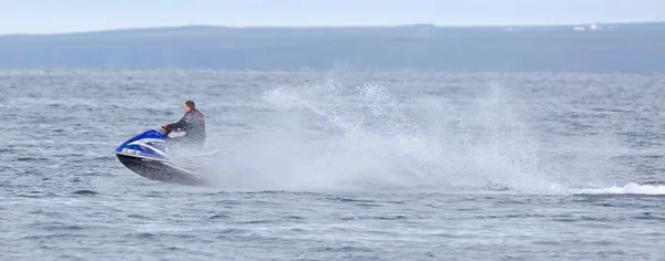 Husavik Islande Août 2021 Touriste Avec Guide Sur Jetski Repérant — Photo