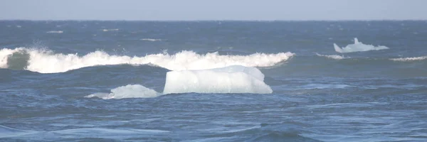 Айсберги Плавають Пляжі Діамантами Йокулсарлон Ісландія — стокове фото