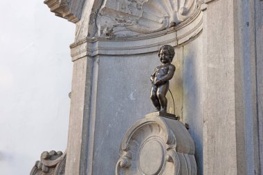 mannekin PIS idrar erkek ünlü heykeli Belçika Brüksel'da.