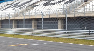 Hollanda 'da bir yarış pistine yakın, o zamanlar kullanılmıyor.