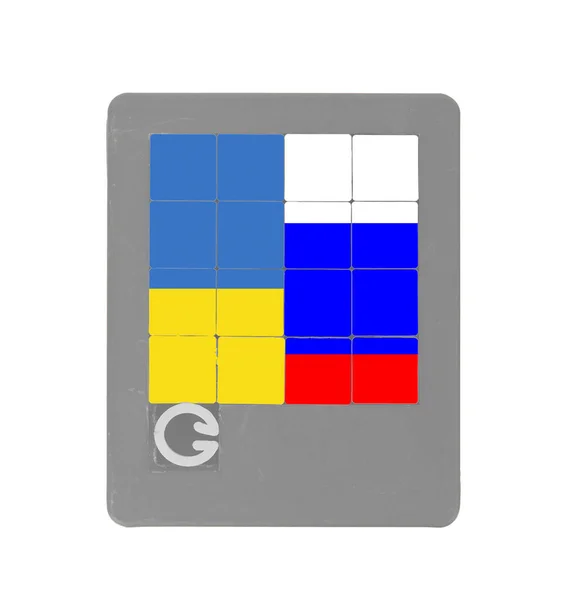 Oude Schuifpuzzel Geïsoleerd Wit Vlag Van Rusland Oekraïne — Stockfoto