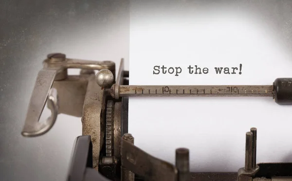 Zeer Oude Typemachine Met Een Duidelijke Boodschap Stop Oorlog — Stockfoto