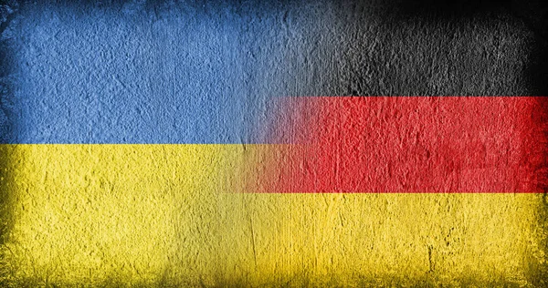 Bandera Ucrania Alemania Sobre Hormigón Dividida Medio — Foto de Stock