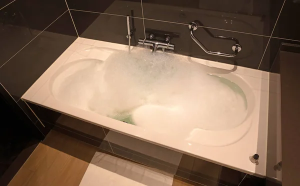 Bath Filling Water Luxurious Life — 图库照片