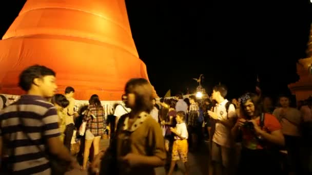 En Golden Mount Temple Fair, Bangkok, Tailandia — Vídeo de stock