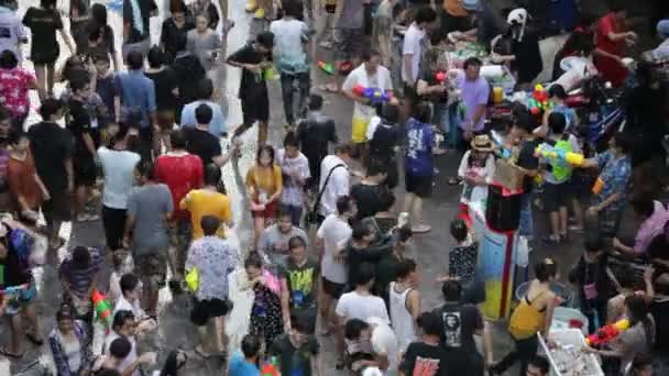 Songkran vodní festival v Bangkoku, Thajsko — Stock video