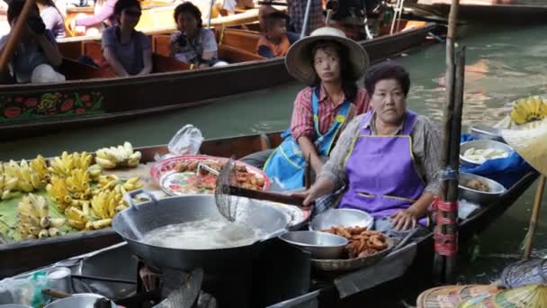 Mercato galleggiante in Thailandia — Video Stock