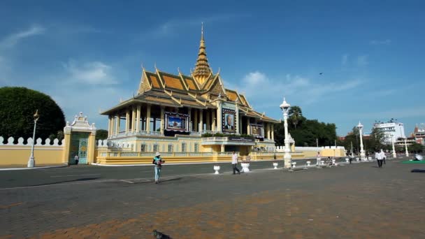 Koninklijk Paleis van Phnom penh — Stockvideo