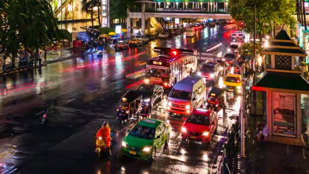 Πάροδο του χρόνου κυκλοφορίας πολύχρωμο βράδυ - Μπανγκόκ — Αρχείο Βίντεο