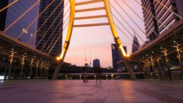 Bangkok Wahrzeichen Brücke bei Sonnenuntergang - chongnonsi — Stockvideo