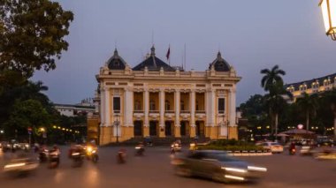 Hanoi opera house - zoom zaman aralıklı çekim - vietnam