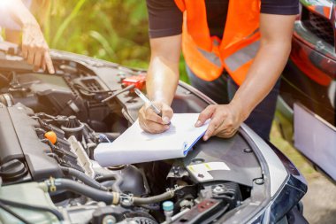 Otomatik kontrol motorunu kapat ve ekin onarımı yap ve müşteri siparişlerine göre güneş ve lens arka planına göre bir onarım listesi gönder.