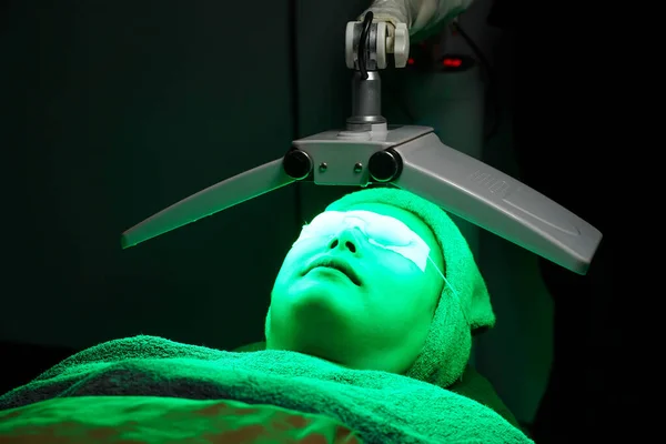 PDT photo dynamic treatment., Green light helps treat dark spots, redness, reduce melanin production and restore radiance to the skin.