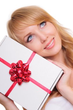 sarışın ve bir hediye kutusu