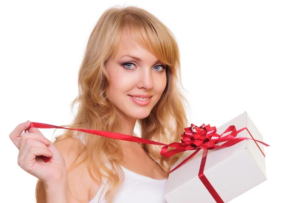 Blonde en een doos van de gift — Stockfoto