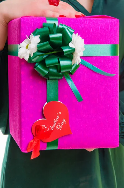 Caja de regalo con corazón —  Fotos de Stock