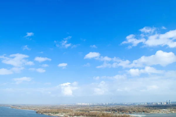 Ciel bleu avec nuage — Photo