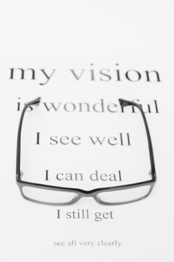 gözlük ve göz grafik okuma