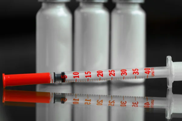 Syringes and vials for injection — Stock Photo, Image