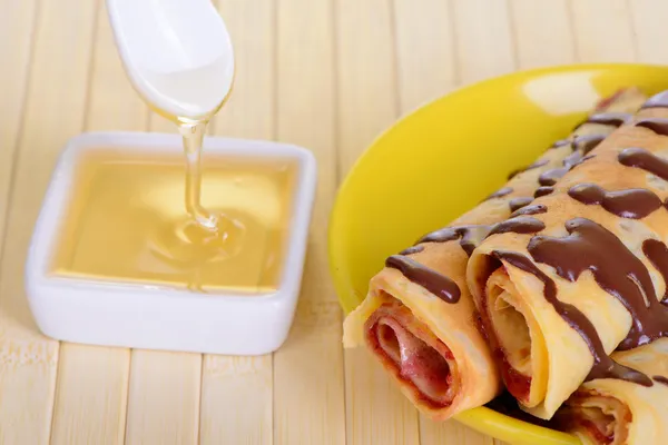 Pancakes with chocolate — Stock Photo, Image