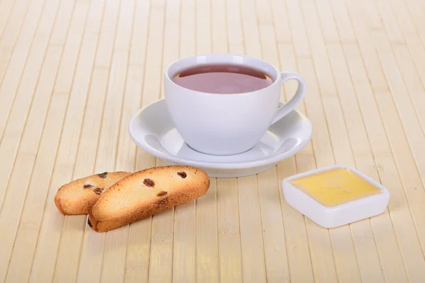 Crackers with tea — Stock Photo, Image