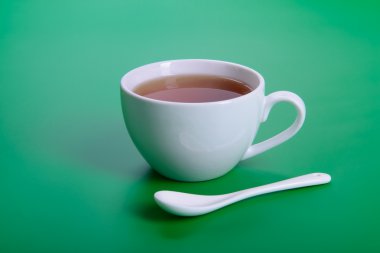 Bir fincan sıcak çay.