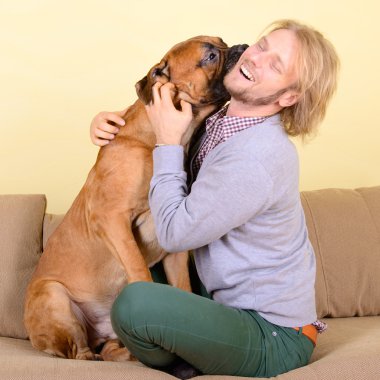 büyük köpek adam