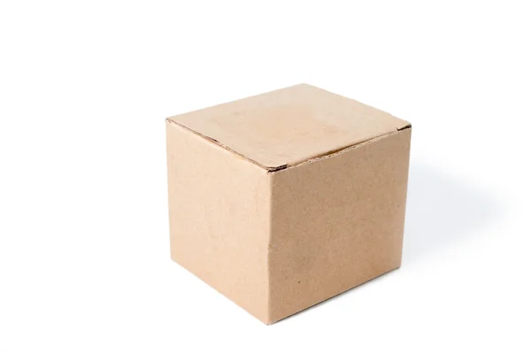 Pudełko kartonowe izolowane na biało — Zdjęcie stockowe