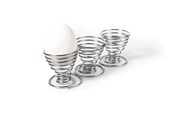Chávena de ovo espiral no fundo branco — Fotografia de Stock