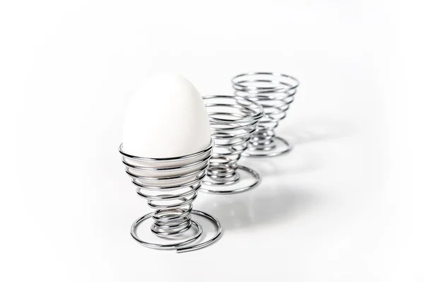 Coppa di uovo a spirale su sfondo bianco — Foto Stock
