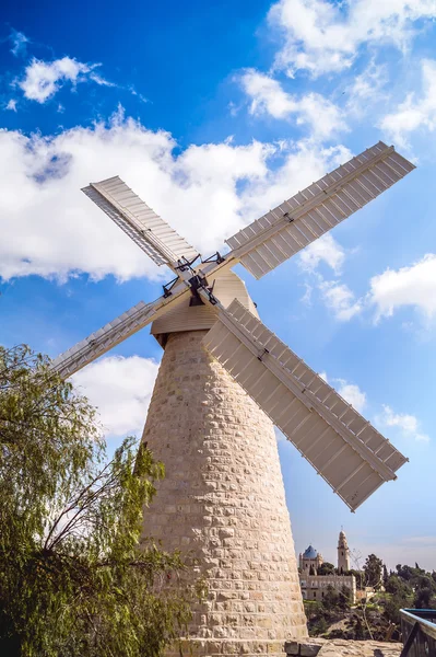 Windmühle in jerusalem — Stockfoto