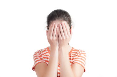 genç kadın yüzüne elle kapsayan