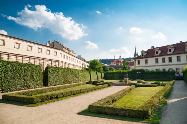 Páv zahrady ve Valdštejnském paláci — Stock fotografie