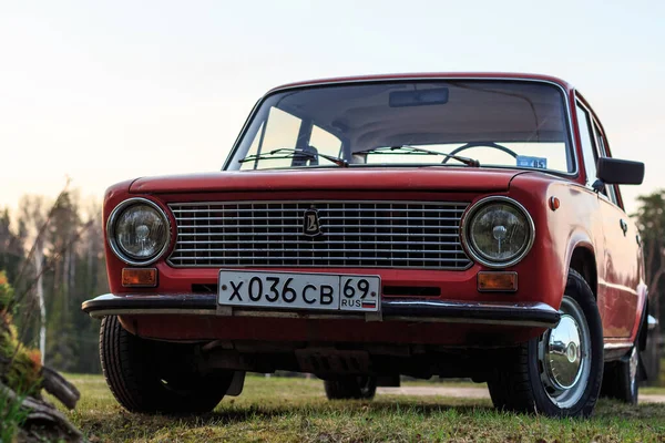 Röd Bil Sovjet Vaz 2101 Klassiker Krom Vintage — Stockfoto