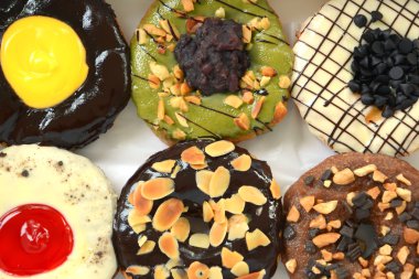 çörek kutusundaki kümesi