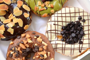 çörek kutusundaki kümesi