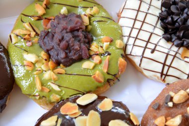 çörek kutusundaki kümesi