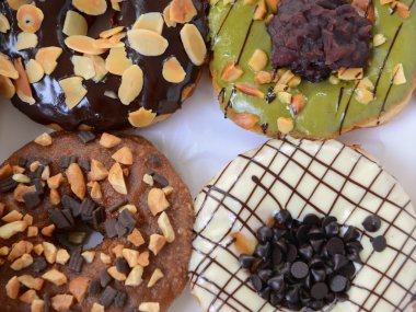 çörek kutusundaki kümesi