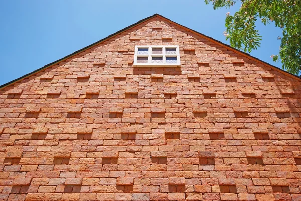 White window on the brick building — Stock Photo, Image