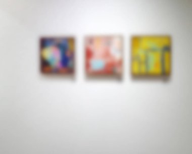 Sanat galerisi genel arka planı. Kasıtlı olarak bulanık düzenleme sonrası prodüksiyon.
