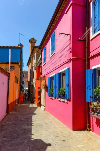 Burano Island Venice Italy July 2022 People Walking Village Island — Stok fotoğraf