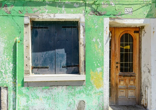 Green Window Green Old House Wall Burano Island Italy — Stockfoto