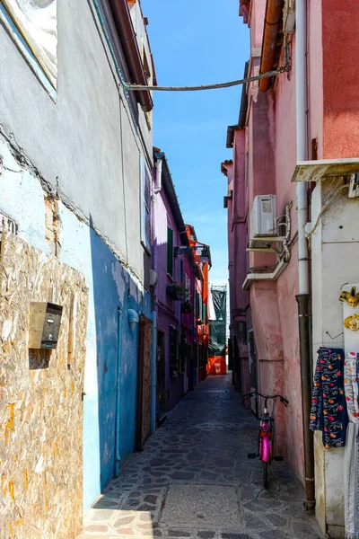 Alley Nella Coloratissima Città Burano Venezia — Foto Stock