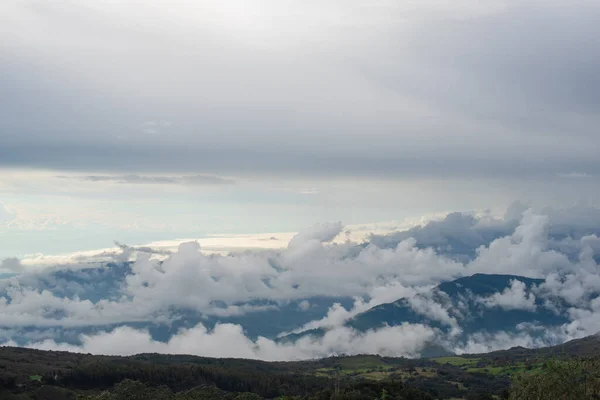 Tropical view mountains of a mountain range with clouds in south america — Foto de Stock