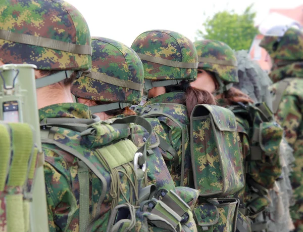 Les femmes dans l'armée — Photo