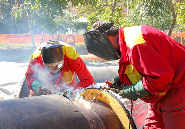 Сварщики за работой

