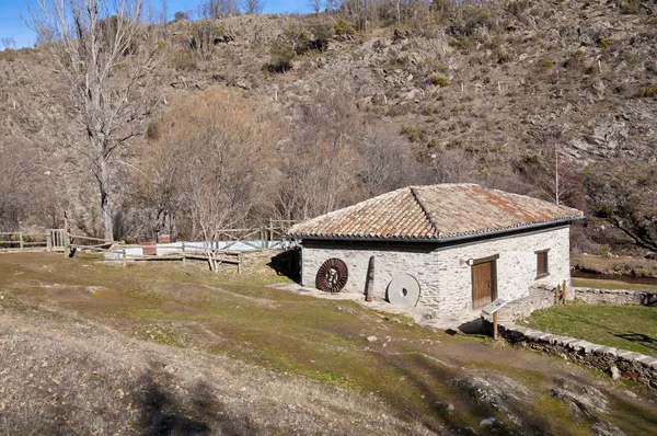 Molino de agua —  Fotos de Stock