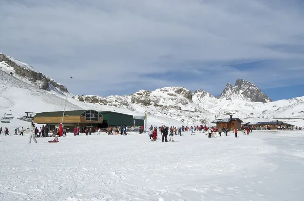 Гірськолижний курорт formigal (huesca, Іспанія) — стокове фото